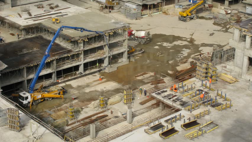 construction workers of "Don-stroy"at Losiniy Ostrov estate