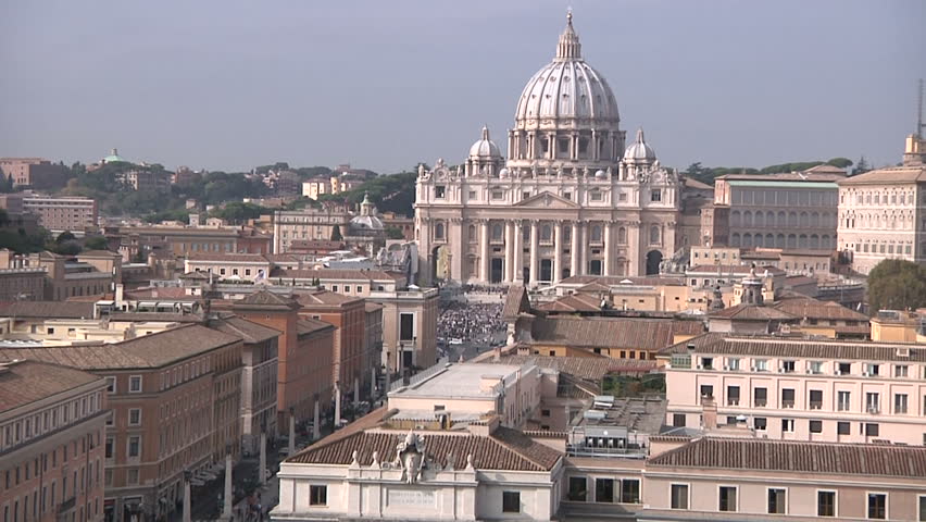 Crowd waiting for the Pope in front of the Papal Basilica of Saint Peter