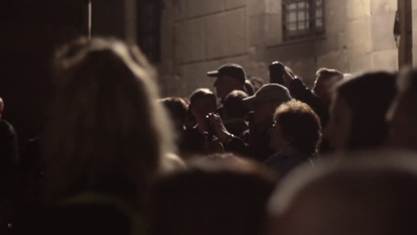 Header of a cappella