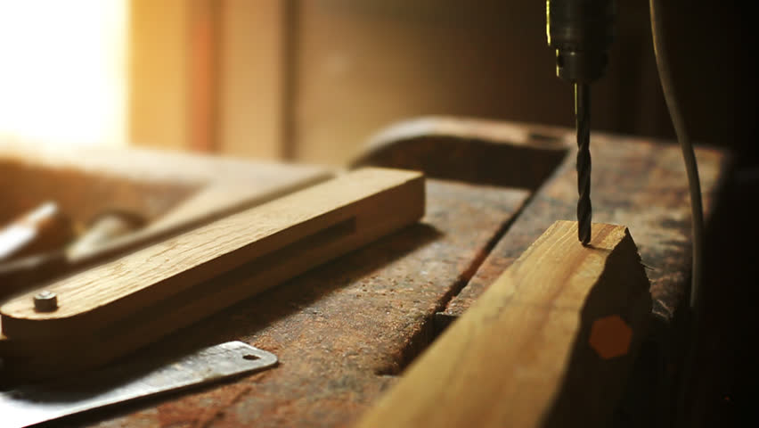 Work in the carpentry shop.