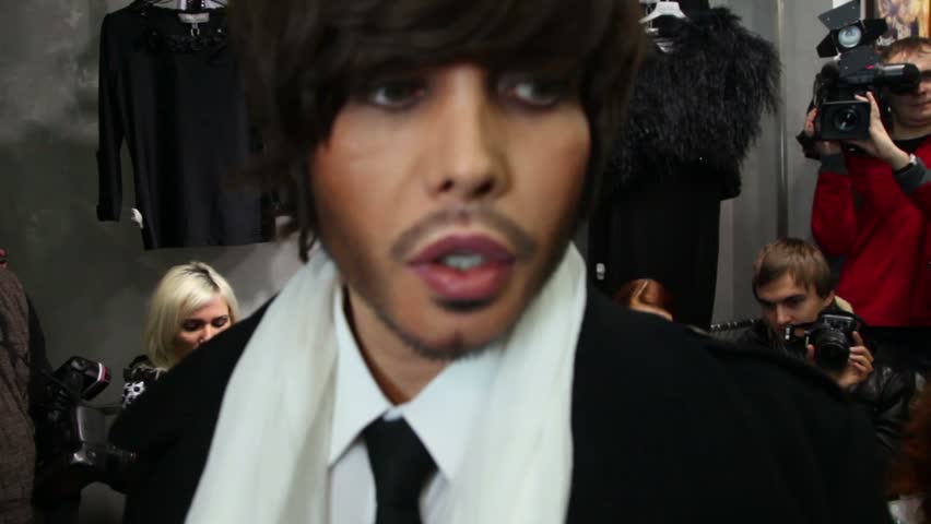 MOSCOW - JAN 17: Stylist Sergei Zverev just came to Venetian costume masquerade in boutique SERGIO BELLINI (Tverskaya 4), Jan 17, 2011 in Moscow, Russia. 
