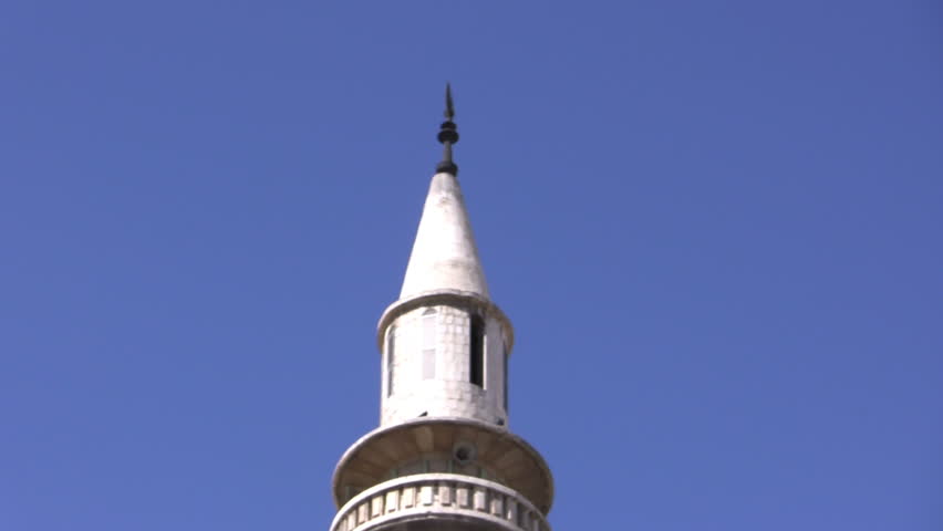 AL HUSSEINI MOSQUE, ON JUNE 10, 2009 IN AMMAN, JORDAN.  the Minaret of Husseini Mosque in Amman city