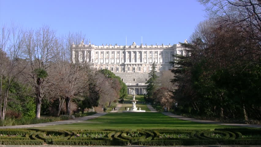 Royal Palace Zoom in