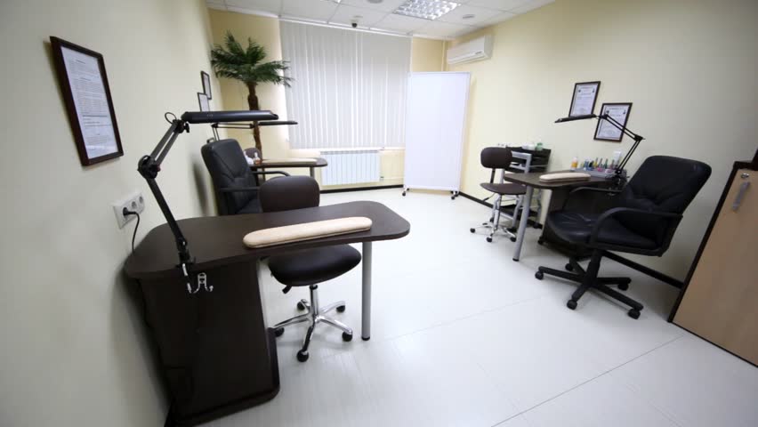 Modern Furniture Video in beauty salon stands modern furniture of black-and-white color Modern Furniture Video in beauty salon stands modern furniture of black-and-white color