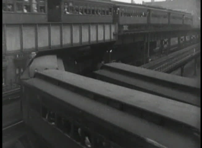 Elevated subway in 1930s New York