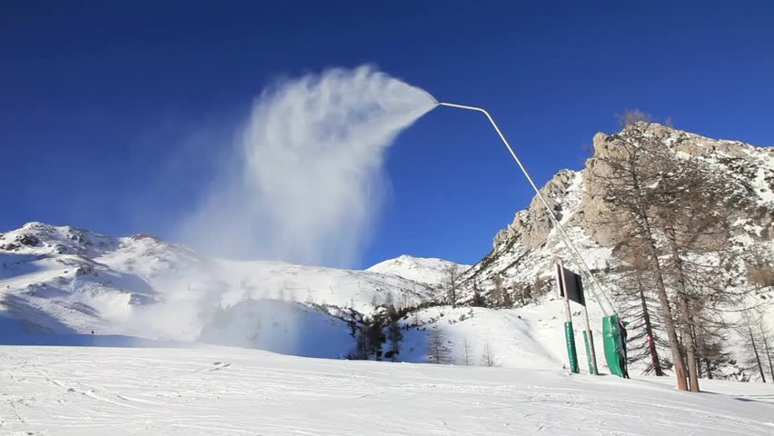 Snowmaking system 