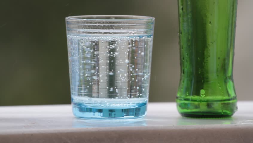 Cold, bubbly mineral water 