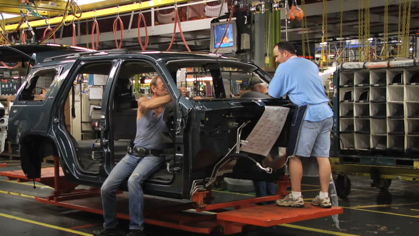 ARLINGTON, TEXAS - Auto workers assemble Sports Utility Vehicles at the General Motors Assembly plant in Arlington, Texas, August 2007.