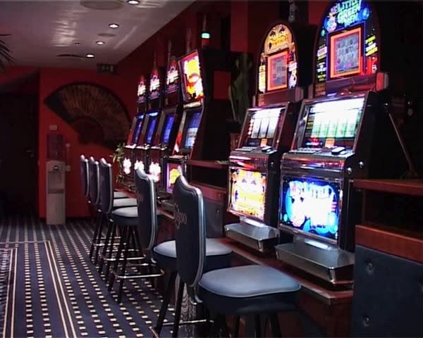 Spring 2008. August. Vyborg.Detali local casinos. Roulette and playing machines