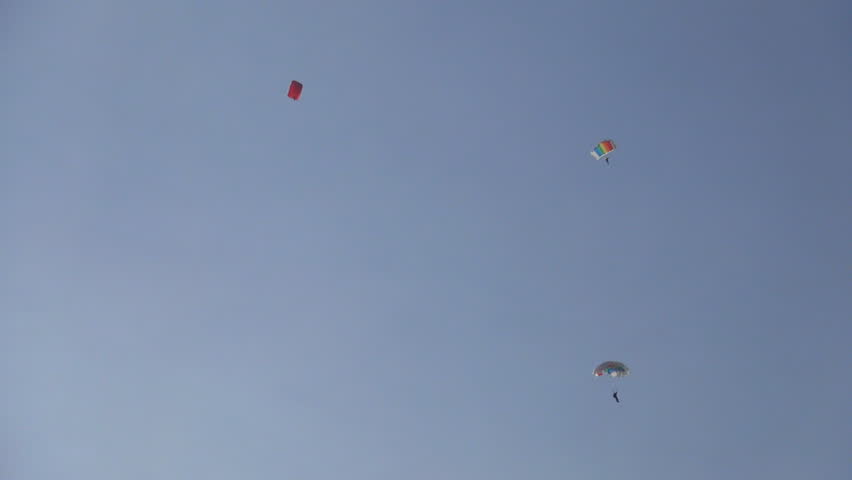Paragliders, Paratroopers