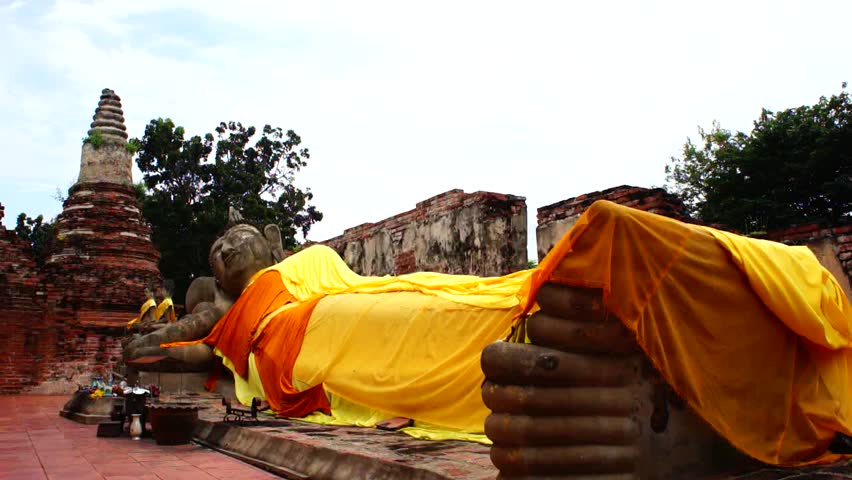 Statue of Reclining Buddha