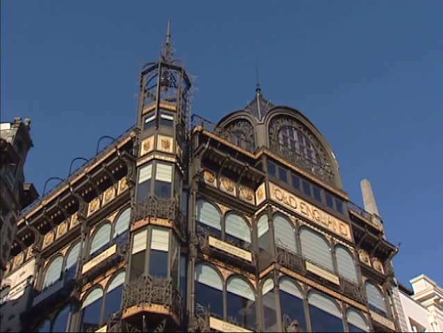 Old England, Brussels. Tilt up Art Nouveau facade Old-England, Brussels (1899)