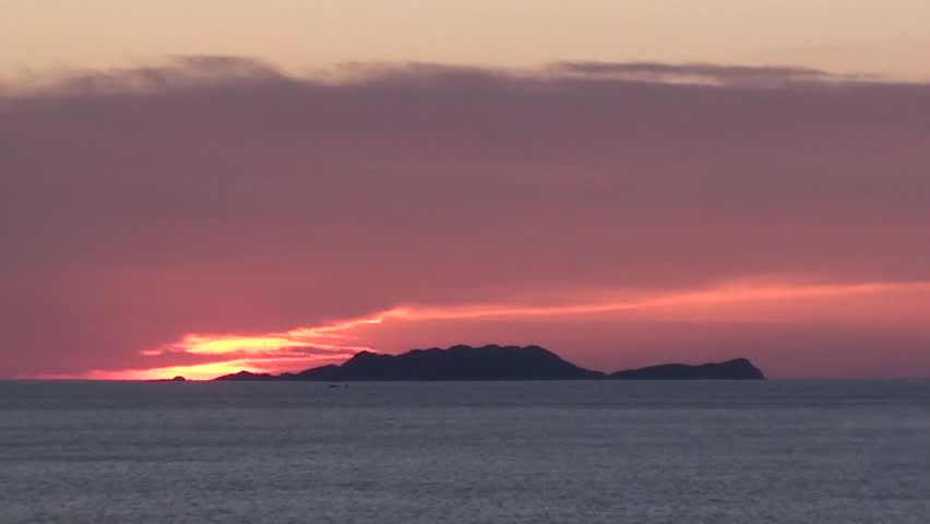 Sunset behind the Crocodile island, zoom out