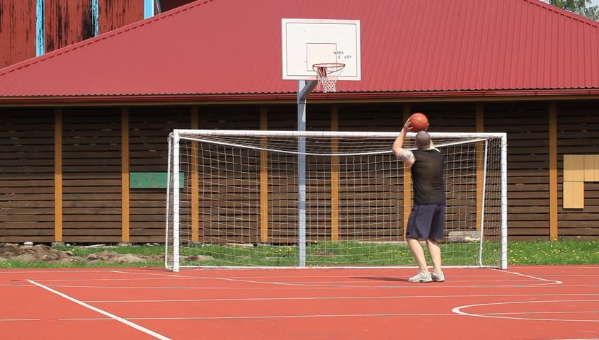 Man trying to throw a ball into the basket /episode 2/
