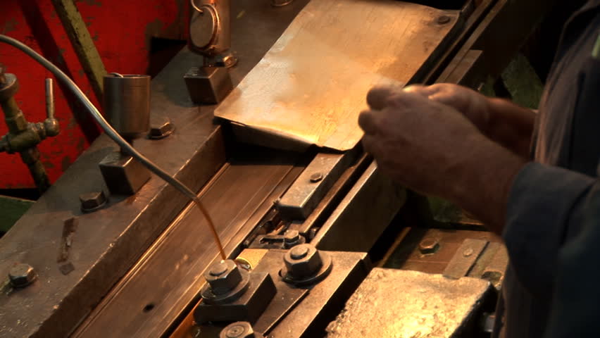 processing of metal parts with old plant machines 