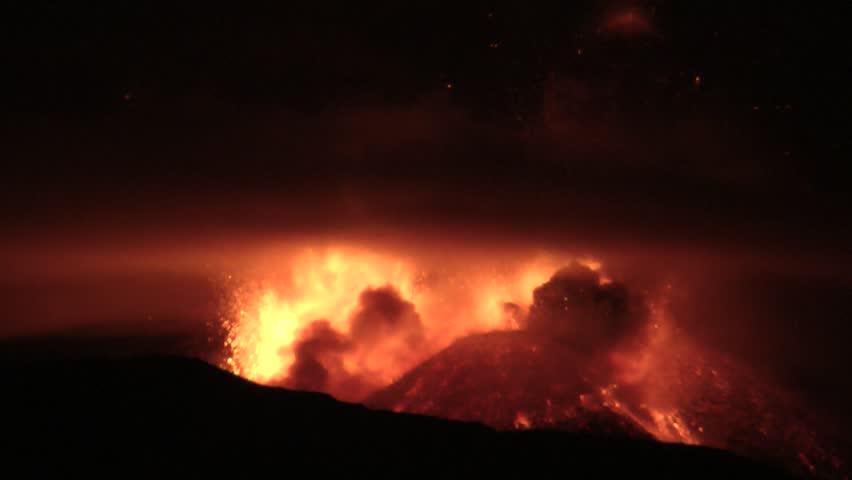 Etna - Lava and clouds