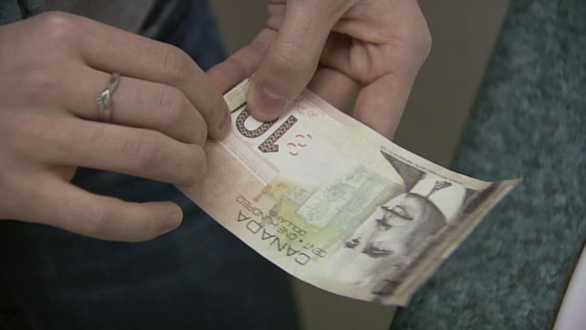 Drug addict rolls bill and cuts coke