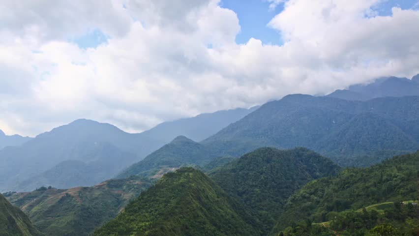 green mountain covered by cloudy sky,sapa Vietnam,timelapses