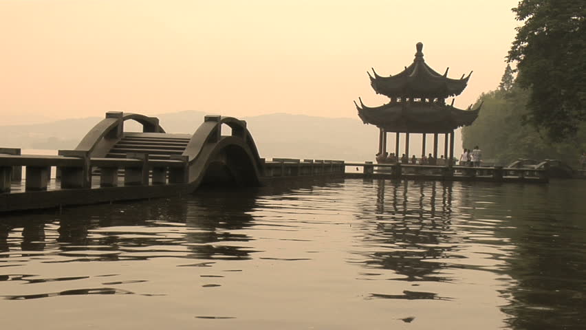 HANG ZHOU - MAY 22: Tourists  visit Xi Hu Lake on May 22, 2009 in Hang Zhou, China.