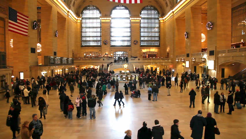 NEW YORK CITY - DECEMBER 29th: Christmas shoppers gather at  Grand Central Station on December 29th, 2009 in New York City.