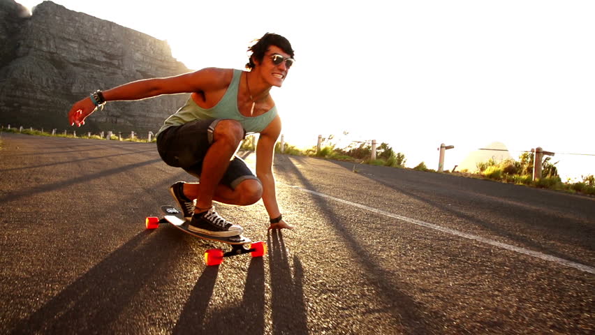 Teaser longboarding with major upskirt