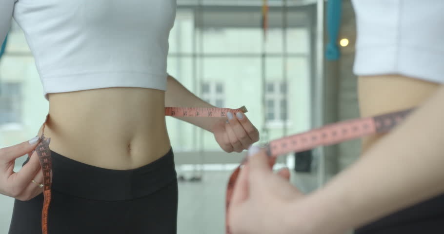 girl-measuring-video
