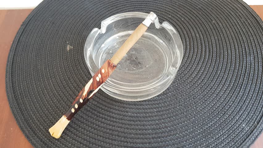 Header of cigarillo