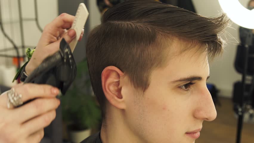 Male Hairdresser Cutting Hair With Stockvideos Filmmaterial 100 Lizenzfrei 1010605616 Shutterstock