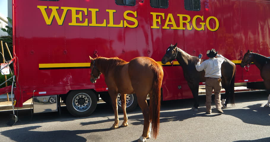 Los Angeles California Usa June 10 2018 Wells Fargo Bank Horses Los Angeles California Usa June 10 2018 Wells Fargo Bank Horses