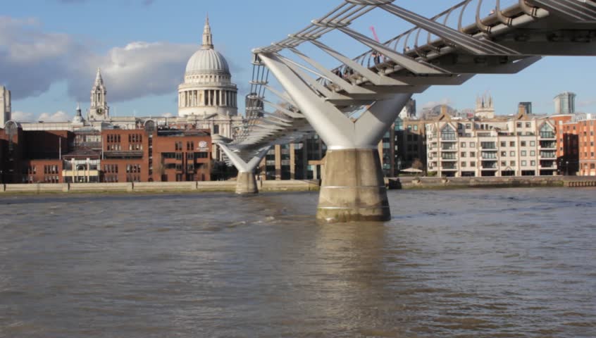 bridge-across-the-river-thames-in-london-england-image-free-stock