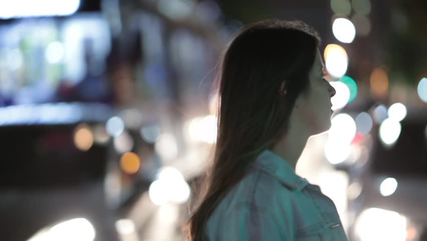 girl-walking-in-thing-video-black-girl-webcam-videos