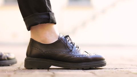 Peatonal crédito Felicidades Female Hipster Woman Dark Shoes Removing Stock Footage Video (100%  Royalty-free) 12086786 | Shutterstock