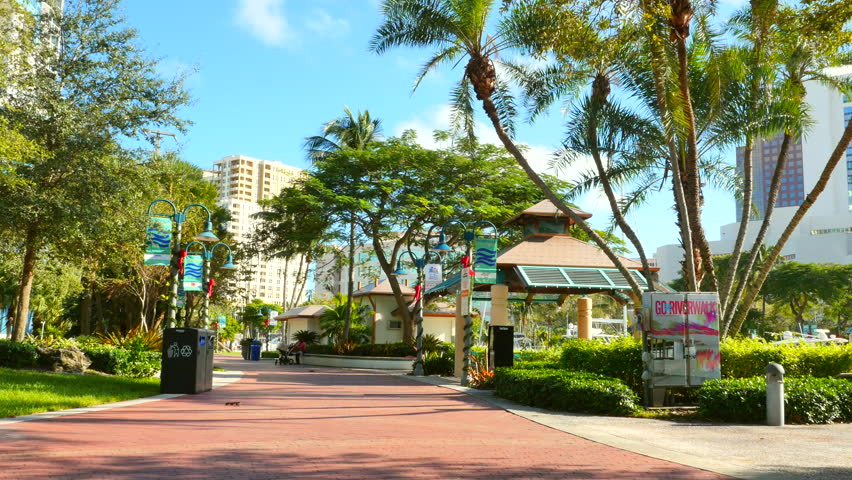 Las Olas Riverwalk Riverfront By The Tarpon River Fort Lauderdale Stock ...