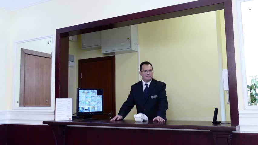 Apartment Concierge Man On Front Videos De Stock 100 Libres De