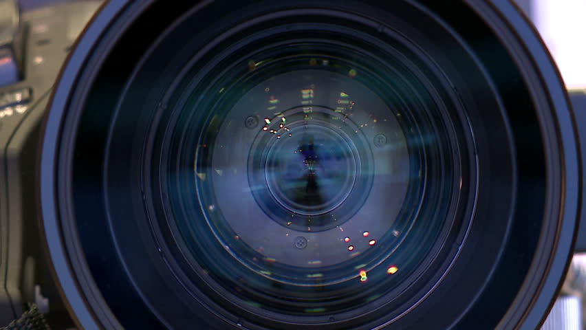 Подними камеру. Необычный ракурс. Смешной фотоаппарат. Увеличитель для камеры телефона. Увеличительная камера.