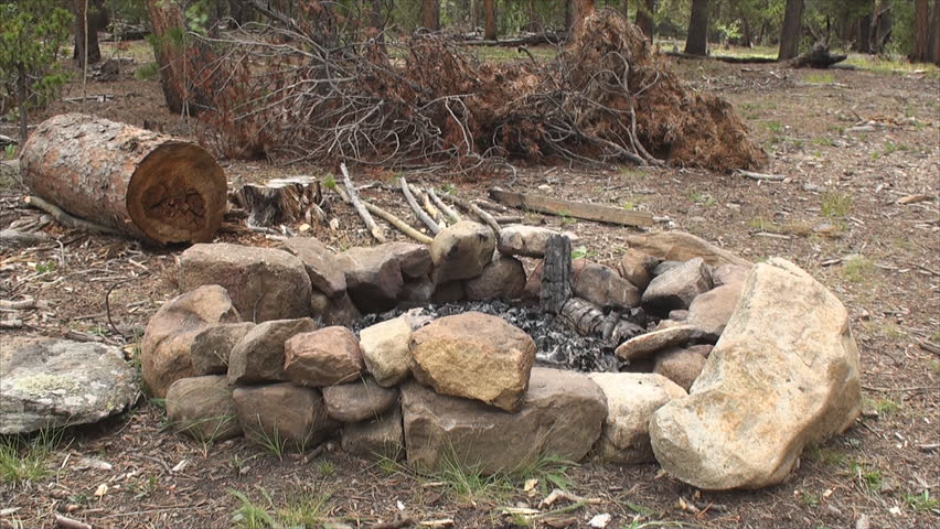 10 Best Outdoor Fire Pit Ideas to DIY or Buy: Fire Pit Made Out Of Rocks