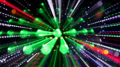 Quảng ba hình ảnh đèn laser trang trí tiệc đầy màu sắc sẽ khiến bạn muốn đắm chìm trong bầu không khí sôi động của đêm tiệc. Trang trí đầu tư kỹ lưỡng này sẽ tạo nên một bầu không khí đầy mới lạ và ấn tượng.