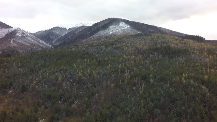 Clip Vid O Libre De Droits De Carpathian Mountains In Late Autumn   1 