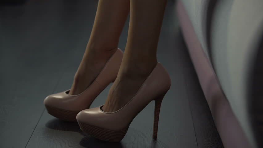 Header of footgear