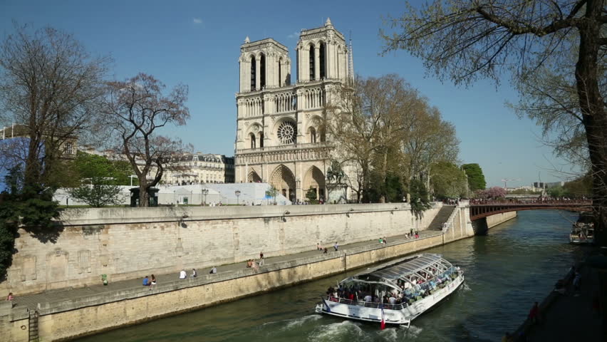 Header of bateau