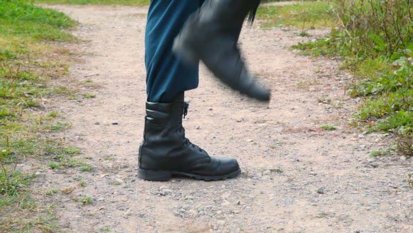 military boots for running