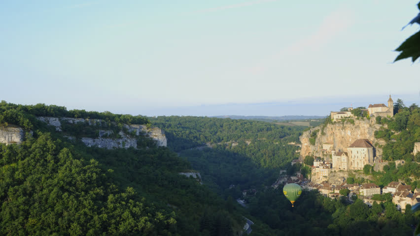 Header of montgolfier