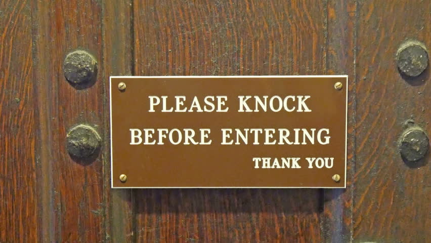 4k00 06a Signage On The Door Saying Knock First Before Entering The